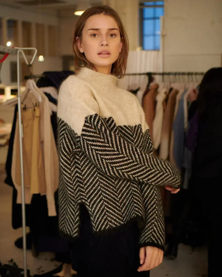 Lyrisa - Herringbone Knit Pullover