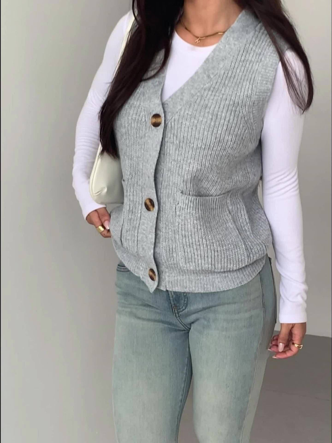 Vesara - V-Neck Knit Vest