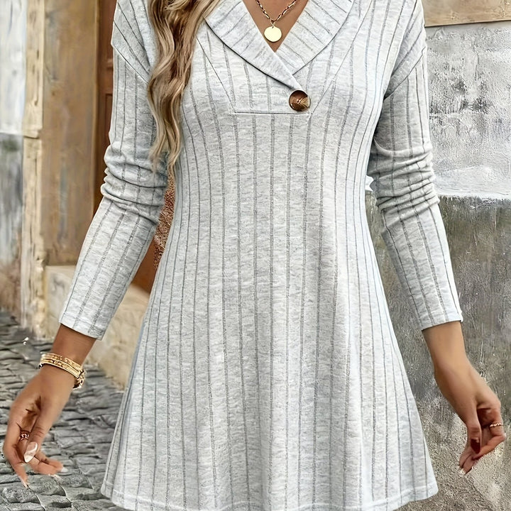 Novira - Lapel V-Neck Rib Knit T-Shirt