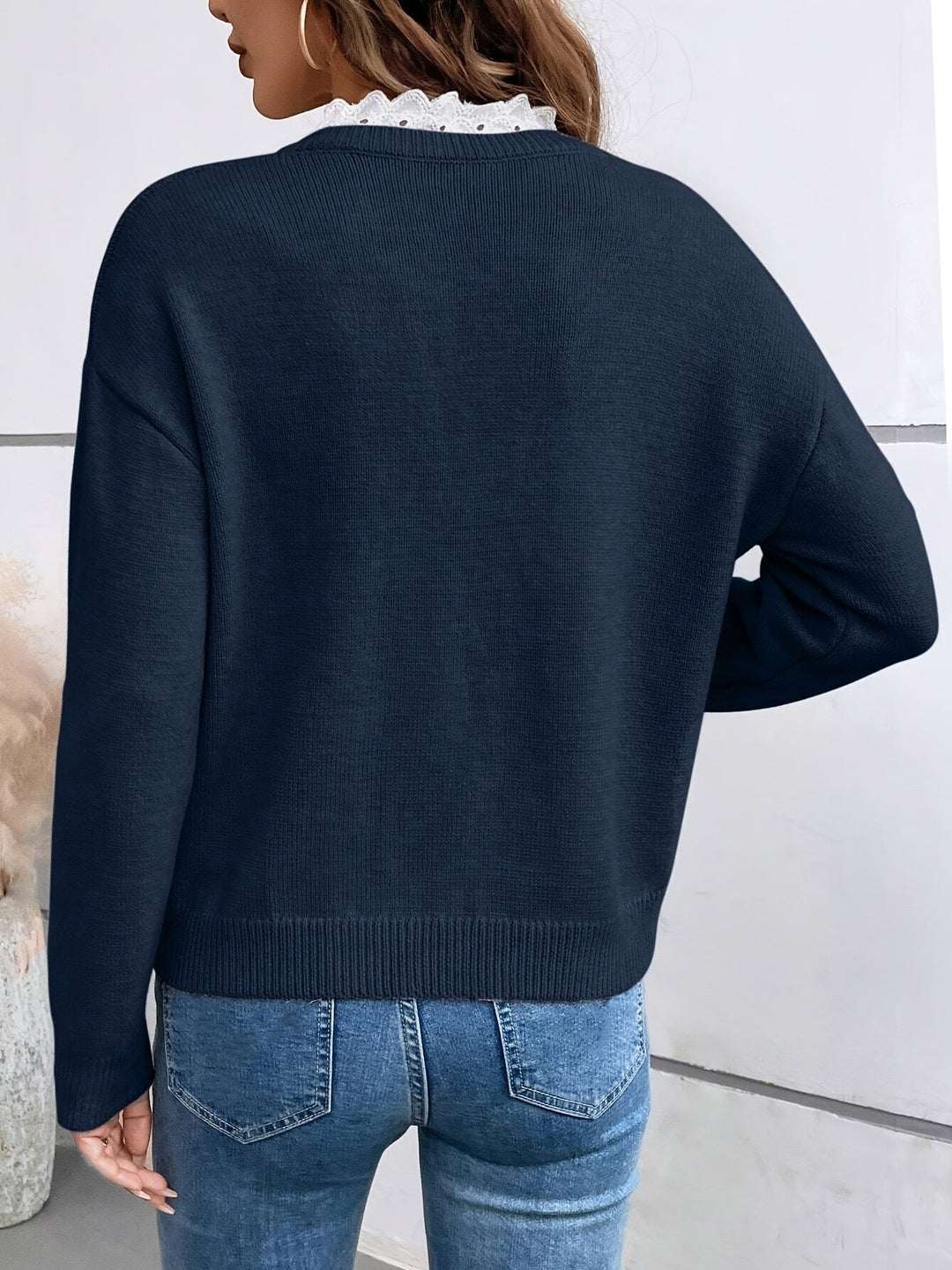 Mevara - Lace-Trim V-Neck Knit T-Shirt