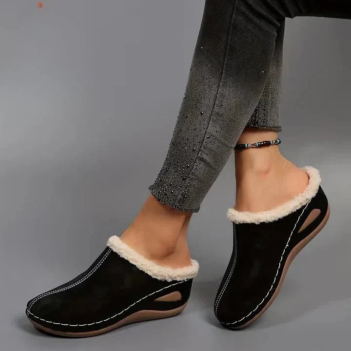 Mireva - Wide-Toe Fur-Lined Sandals