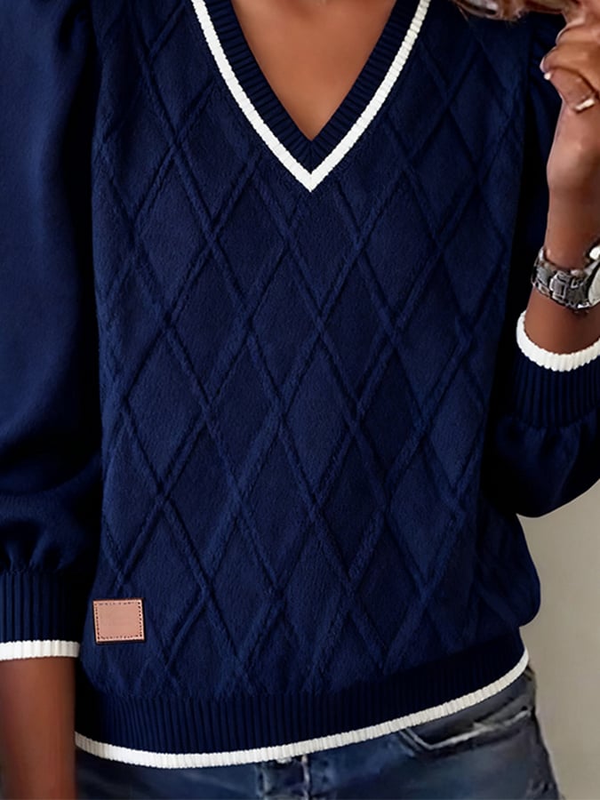Elyora - V-Neck Knit Sweater