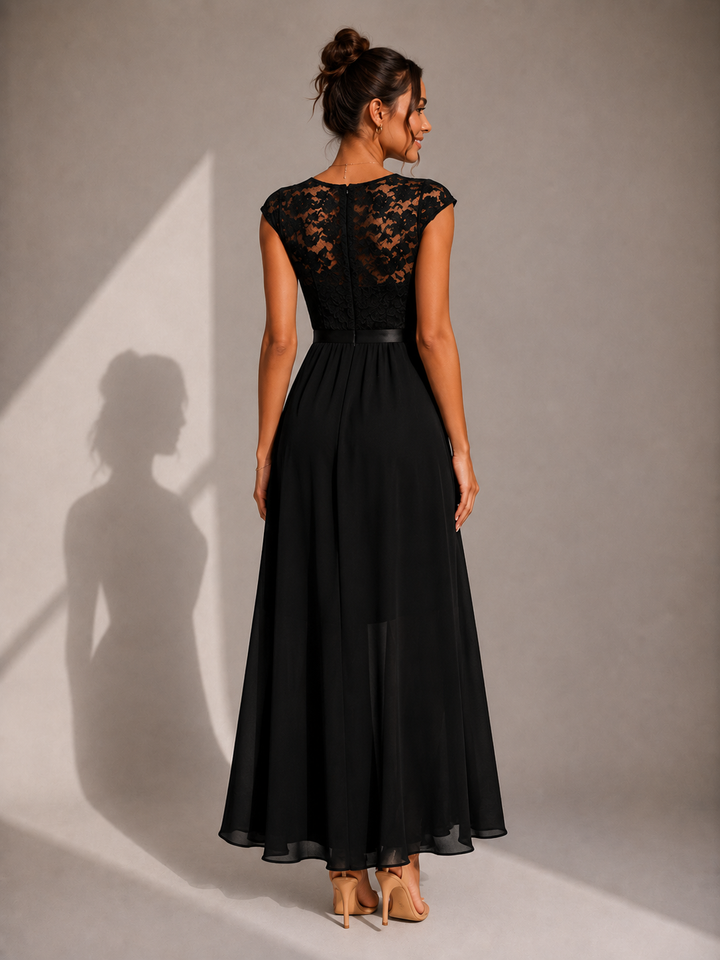 Verine - Sheer Neckline Maxi Dress