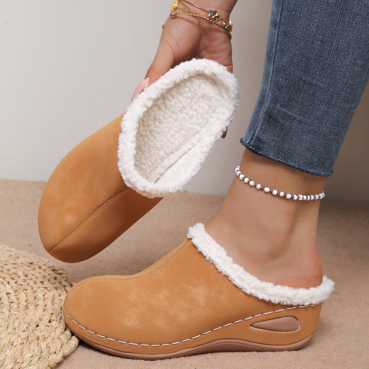 Mireva - Wide-Toe Fur-Lined Sandals