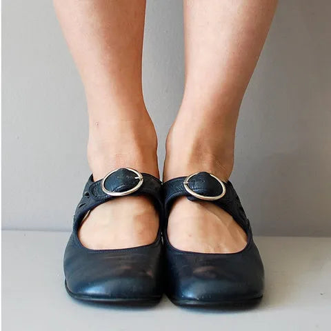 Idessa - Buckle-Strap Retro Shoes