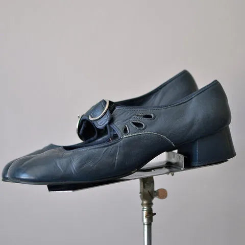 Idessa - Buckle-Strap Retro Shoes