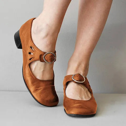 Idessa - Buckle-Strap Retro Shoes