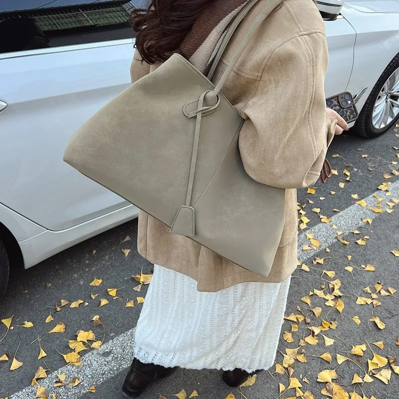 Livora - Oversized Tote Bag