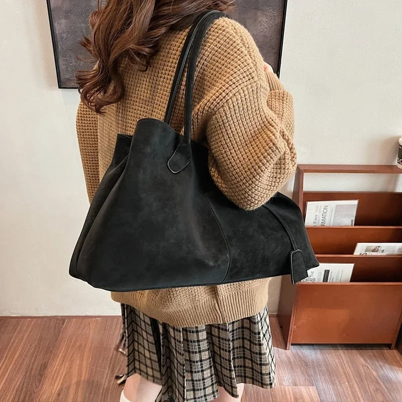 Livora - Oversized Tote Bag