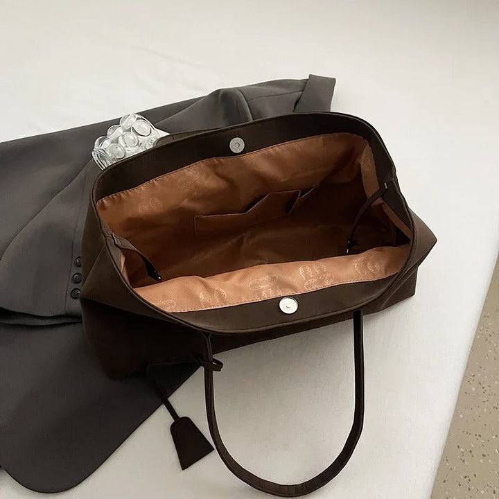 Livora - Oversized Tote Bag
