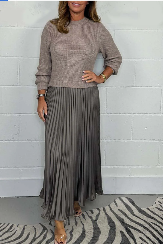 Elaris - Pleated Hem Sweatshirt Knit Dress
