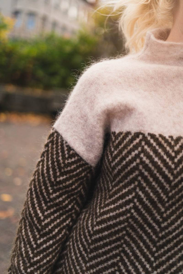 Lyrisa - Herringbone Knit Pullover